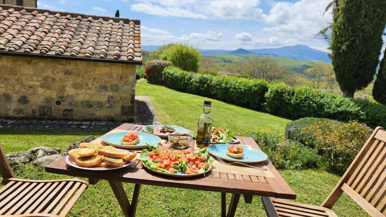 Borgo Fastelli Aparthotel Sarteano Bagian luar foto